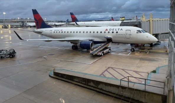 A Delta Air Lines jet is parked on the tarmac of Ronald Reagan Washington National Airport on Sunday, September 24, 2023. (Photo: Itoro N. Umontuen/The Atlanta Voice)